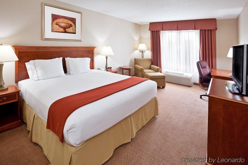 Holiday Inn Express Hotel & Suites Detroit-Utica, An Ihg Hotel Exteriör bild