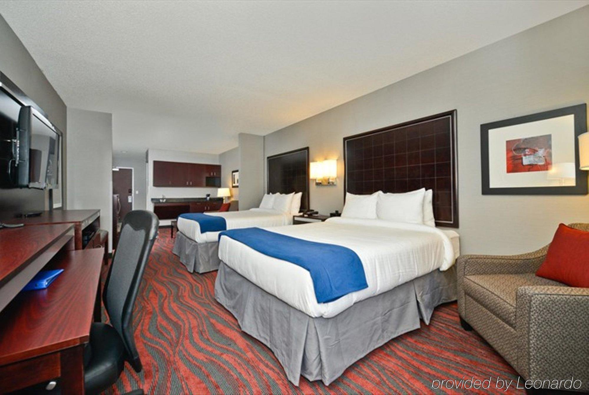 Holiday Inn Express Hotel & Suites Detroit-Utica, An Ihg Hotel Exteriör bild