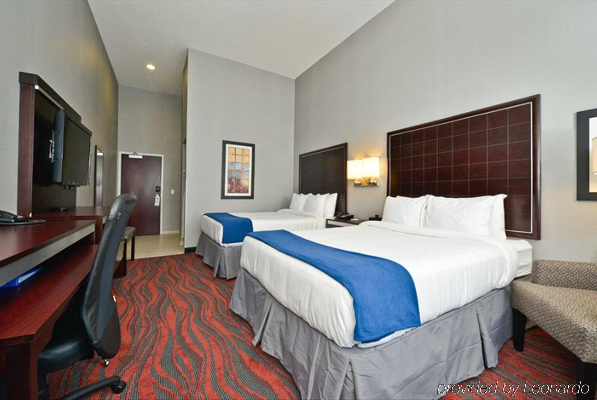 Holiday Inn Express Hotel & Suites Detroit-Utica, An Ihg Hotel Exteriör bild